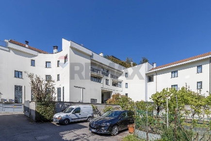 Foto Appartamento in Col di Lana 17, Monza San Biagio di 90 m² con 3 locali