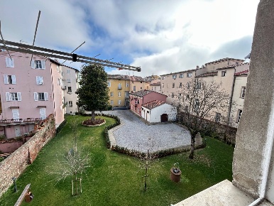 Foto Appartamento in via Gallitassi 86, Lucca di 60 m² con 4 locali
