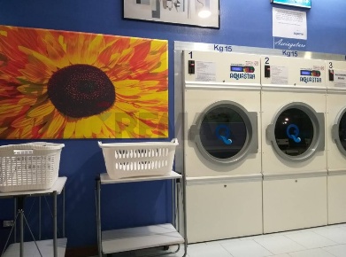 Foto Attività commerciale in via falcone 74, Ferrara Aeroporto di 93 m²