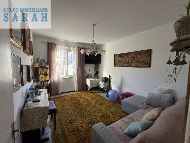 Foto Appartamento in Via Verdi 100, Viareggio Centro di 100 m² con 5 locali