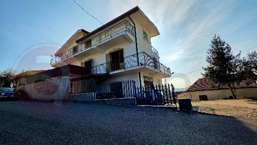 Foto Villa unifamiliare in Via Colle Martino, Boville Ernica di 300 m²