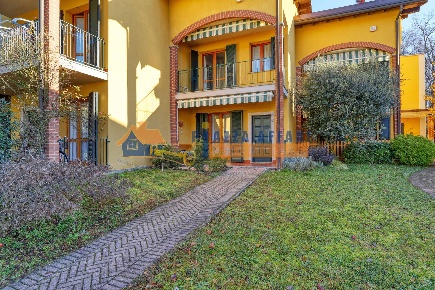 Foto Villa a schiera in via Caronno Varesino 82, Solbiate Arno di 199 m²