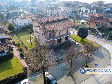 Foto Case semi ndipendenti a Passirano di 175 m² con 4 locali in vendita