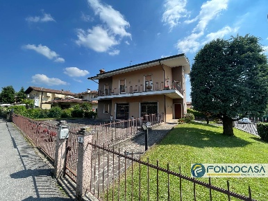 Foto Case semi ndipendenti a Passirano di 175 m² con 4 locali in vendita