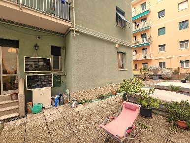 Foto Appartamento in Via Ferrara, Genova San Teodoro di 73 m² con 5 locali