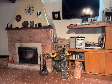 Foto Casa indipendente in VIA DI BADIA, Buti di 140 m² con 7 locali