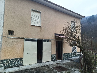 Foto Case semi ndipendenti in Via Piano Soprano 5, Bormida di 240 m²