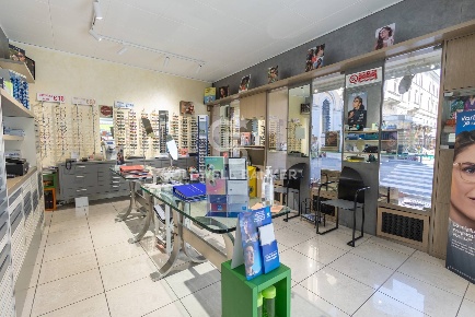 Foto Negozio in Corso Giuseppe Mazzini 8, Novara Centro Storico di 53 m²