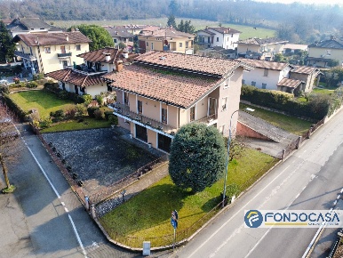 Foto Case semi ndipendenti a Passirano di 265 m² con 6 locali in vendita