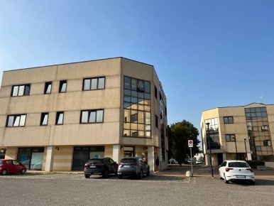 Foto Locale commerciale a Porto Mantovano Malpensata Gombetto di 95 m²