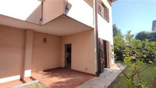 Foto Appartamento in VIA ARMANDO DIAZ 34, Bernareggio Centro di 74 m²