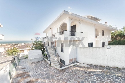 Foto Appartamento in Via Moncenisio 6, Montesilvano Montesilvano Colle