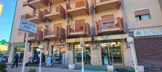 Foto Negozio in Via Lancia di Brolo 151, Palermo Noce di 63 m² con 2 locali