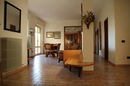 Foto Appartamento in via Cialdini, Osimo Centro di 145 m² con 5 locali