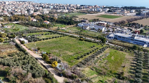 Foto Terreno agricolo in Contrada Monte Aquilino snc, Santa Lucia
