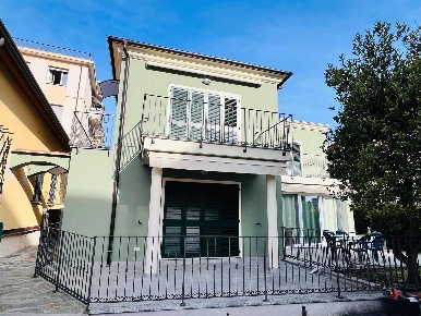 Foto Appartamento in Via Roma 153, San Bartolomeo al Mare Centro di 52 m²