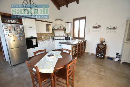 Foto Casa indipendente in Via I Maggio, Pezzana di 160 m² con 5 locali