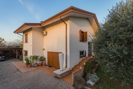 Foto Villa unifamiliare in via cavour 24, Istrana Pezzan di 250 m²