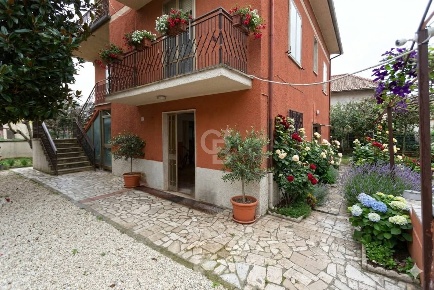 Foto Villa unifamiliare in Via Gorizia, Vetralla Centro di 230 m²