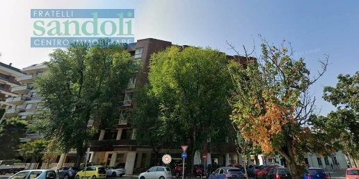 Foto Appartamento in Corso San Martino, Vercelli Centro di 190 m²