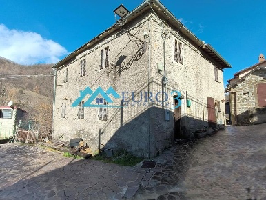 Foto Casa indipendente in FRAZIONE MIGLIARELLI, Montegallo di 100 m²