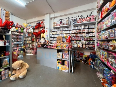 Foto Attività commerciale a Bologna Savena di 70 m² con 3 locali in vendita