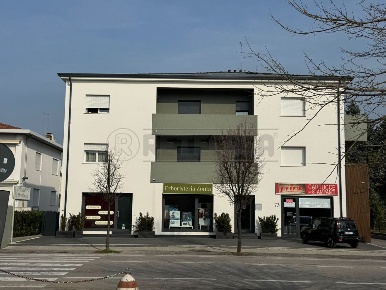 Foto Appartamento a Bassano del Grappa di 120 m² con 5 locali in affitto