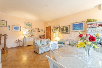 Foto Appartamento in Via Platì, Roma Morena di 145 m² in vendita