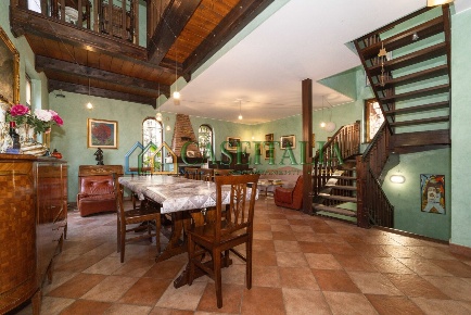 Foto Villa unifamiliare in Piazza Stazione 2, Rosta di 217 m² in vendita