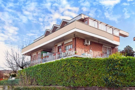 Foto Appartamento in Via Campi d'Annibale 16, Grottaferrata Centro di 68 m²