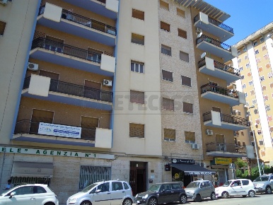 Foto Ufficio in Via Libertà 12, Caltanissetta Centro di 157 m² con 6 locali