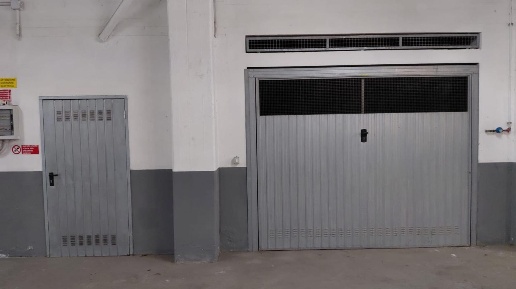 Foto Box a Massa Centro di 36 m² con 2 locali in vendita