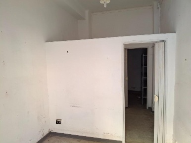 Foto Locale commerciale a Pisa Stazione Centrale di 21 m² con 2 locali