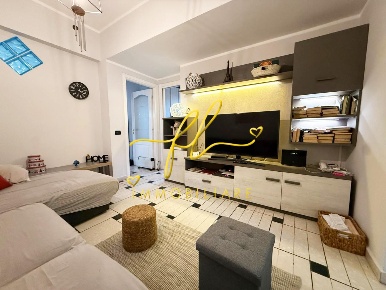 Foto Appartamento a Cecina Cecina Centro di 93 m² con 6 locali in vendita