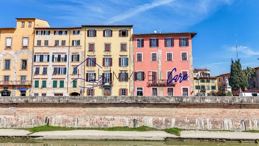 Foto Appartamento a Pisa San Francesco di 273 m² con 11 locali in vendita