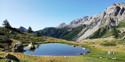 Foto Hotel a Bardonecchia Centro di 3700 m² con 60 locali in vendita