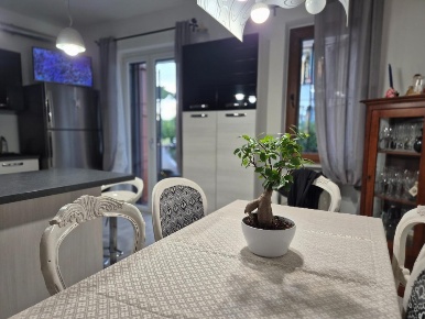 Foto Villa a schiera a Carrara Avenza di 150 m² con 6 locali in vendita