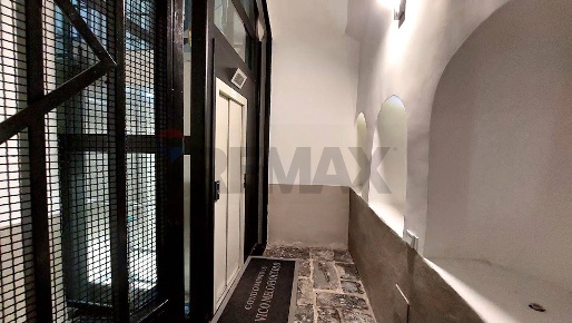 Foto Appartamento in Vico Melofioccolo 15, Napoli Centro Storico di 80 m²