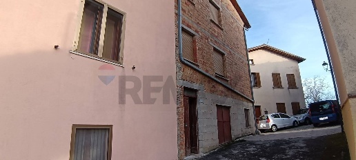 Foto Case semi ndipendenti in Frazione Voltole, Gualdo Tadino di 125 m²