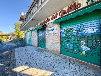 Foto Locale commerciale in via Salaria 49-47, Monterotondo di 265 m²