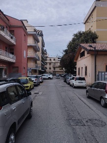 Foto Attività commerciale in via Botticelli 10, Pescara di 143 m²