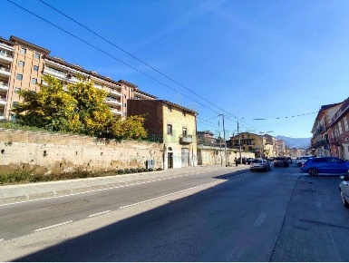 Foto Casa indipendente in Via F. Tedesco, Avellino di 100 m² con 5 locali
