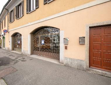 Foto Negozio in PIAZZA ALESSANDRO MANZONI 19, Busto Arsizio San Michele