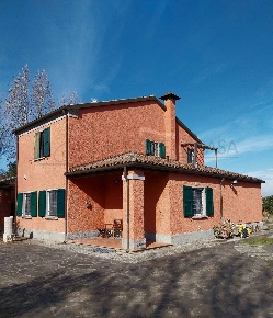 Foto Casa indipendente in Via provinciale Gatteo 900/1000, di 350 m²