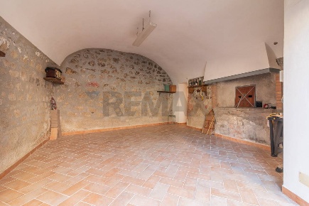 Foto Posti auto in Via Montebello 27, Ischia di Castro di 54 m² in vendita