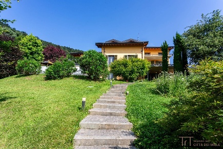 Foto Villa unifamiliare in Via Divisione Alpine, Torre Boldone Centro