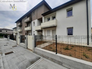 Foto Appartamento in via giorgione, San Bonifacio Centro di 150 m²
