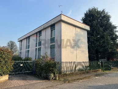 Foto Casa indipendente in VIA CAVOUR 13-15, Concorezzo Centro di 399 m²