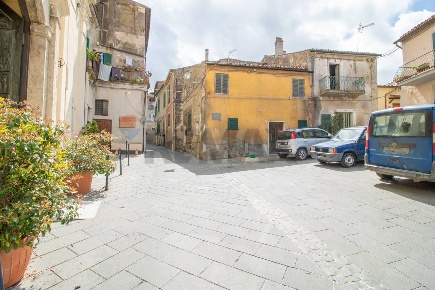 Foto Appartamento in Via Carlo Emanuele 25, Ischia di Castro di 152 m²