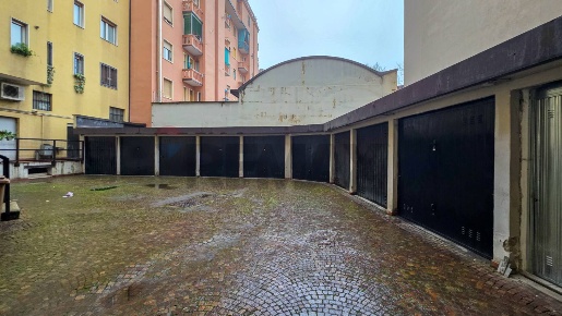 Foto Posti auto in Via Rodolfo Carabelli 1, Milano Martini - Insubria